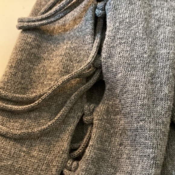 Candela light grey sweater with fringe ties down the sleeves - Picture 2 of 6